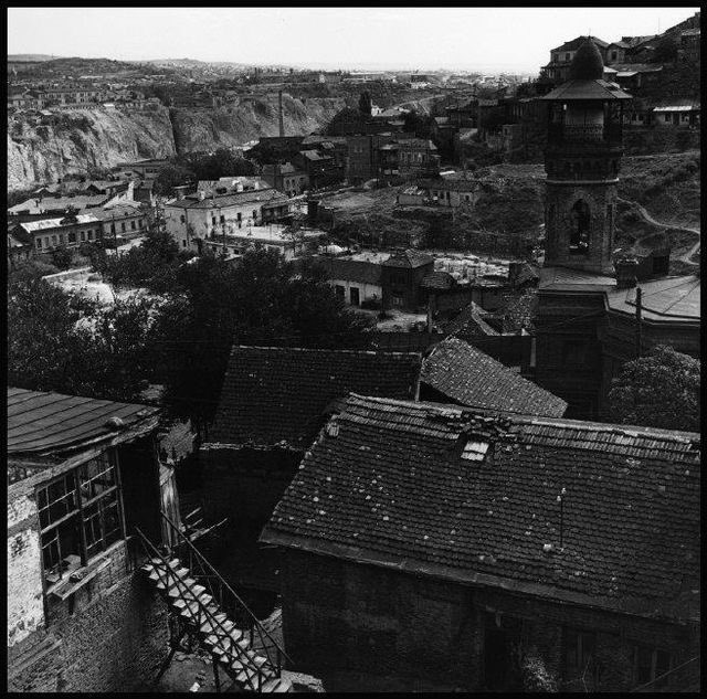 AnoAsatiani's tweet photo. #Tbilisi - 1947
   Robert Capa https://t.co/lPQiDAWRx3