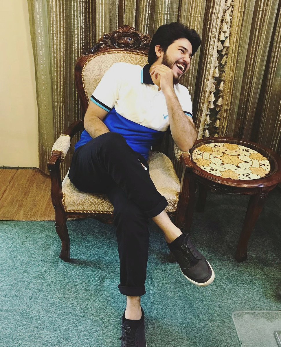 humorLAD_'s tweet photo. #smilebreakstheinternet
#finebrownmen sayyy cheeeezzzzz https://t.co/9RnCKVBHQH