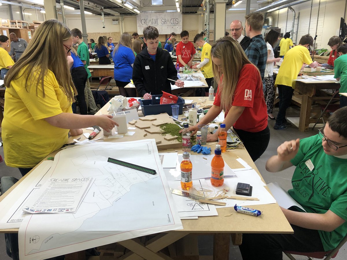 Braeview_DT's tweet photo. Fantastic day at Dundee and Angus college today with our S2 young engineers for the Creative Spaces competition. Excellent experience for our Braeview pupils with amazing opportunities. Well done! 🌟@dundee_angus @CrtvSpcs https://t.co/ptDSgcc5E7