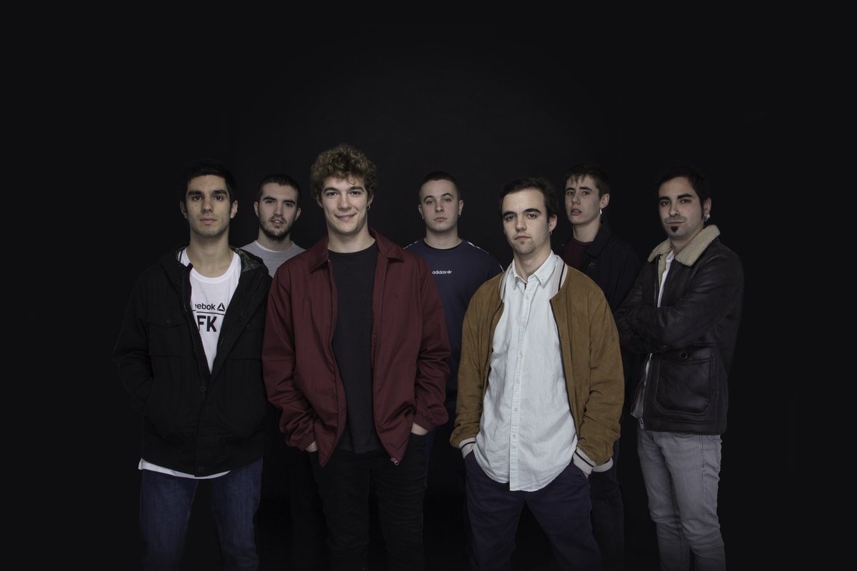 DiablesMdR's tweet photo. TIMÓN REPUBLIK: "Som amics. Hem crescut junts i la música ens està ajudant a créixer, i ella està creixent amb nosaltres. Ho fem així perquè ens surt de dins".

Això ens diuen i aquest dissabte a la nit ho comprovarem a la plaça de la Llibertat per la FoCarrada! 🔥🔥 https://t.co/XHcEejVI5B