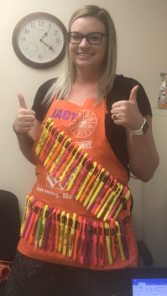 Sending our highlighter queen out in style !! Good luck at the store support center Jacy!! #pacnorthproud #d326proud@hdmartyut