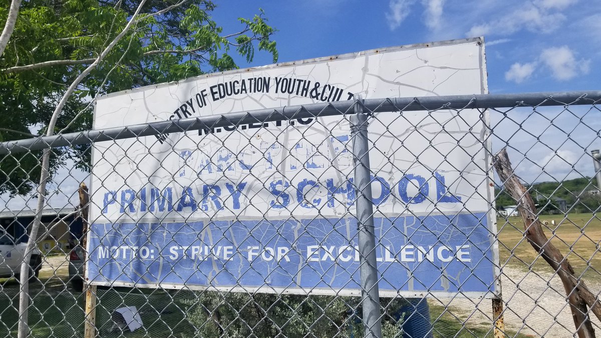 rayice2000's tweet photo. Team #Hearttrustnta #jfll and #nys SW region are at the Parottee Primary, St Elizabeth for #labourday2018 #rampitupfixitup https://t.co/jvuIHmd3ST