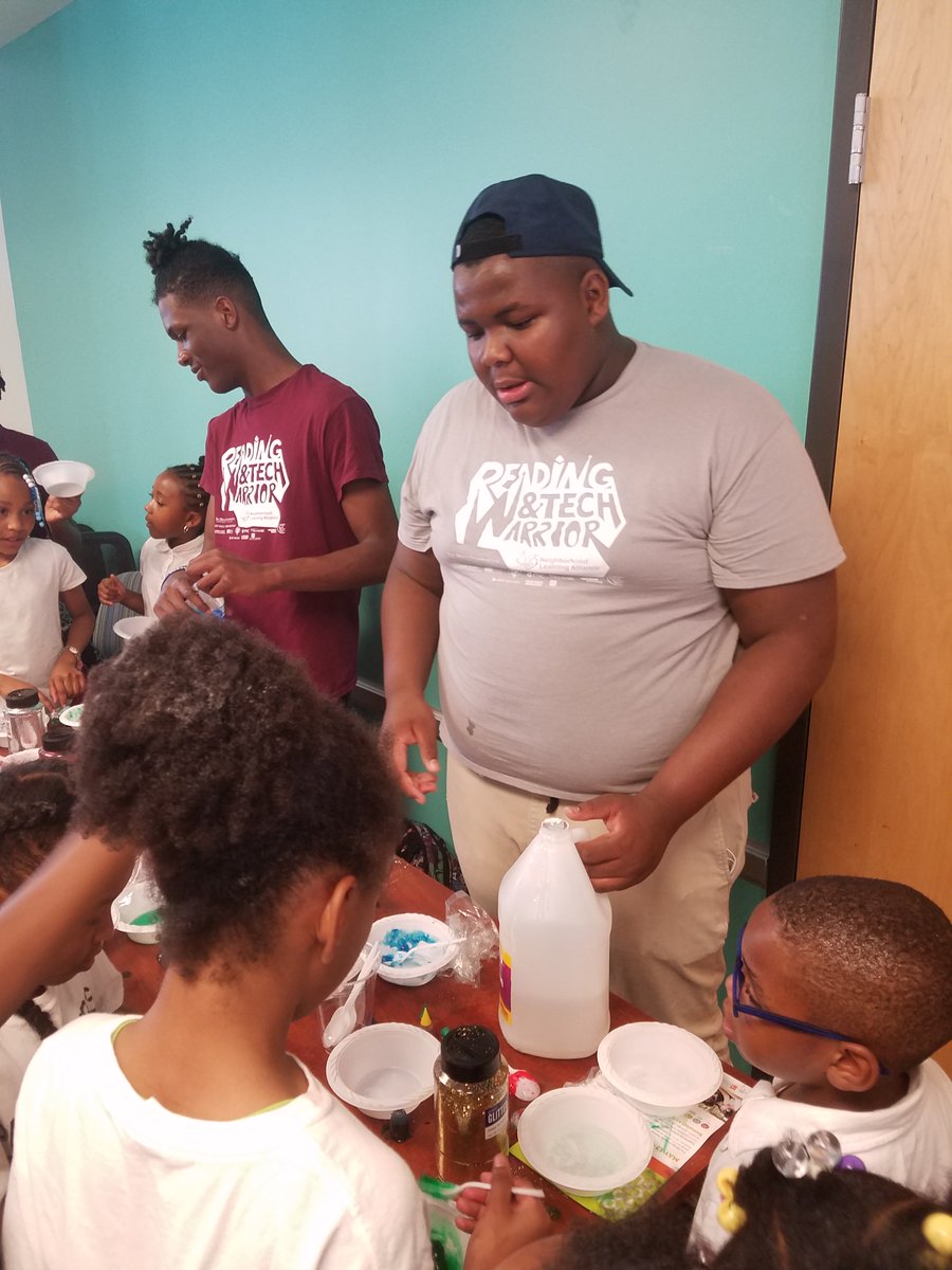 NLA_Pittsburgh's tweet photo. Making slime with the Tech Warriors during Remake Learning 2018 events! https://t.co/q0nwVrLDfv