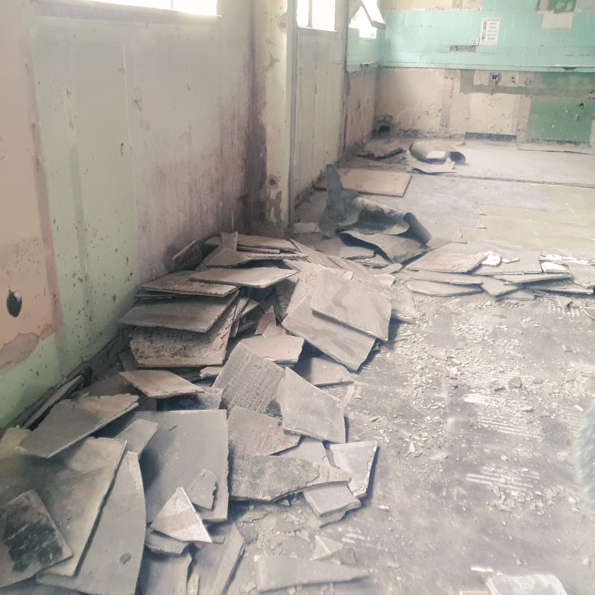 Flooring uplift &amp; diamond grind well into its 2nd phase in London for one of our new clients #softstrip #demolition #flooring #asbestos #refurb