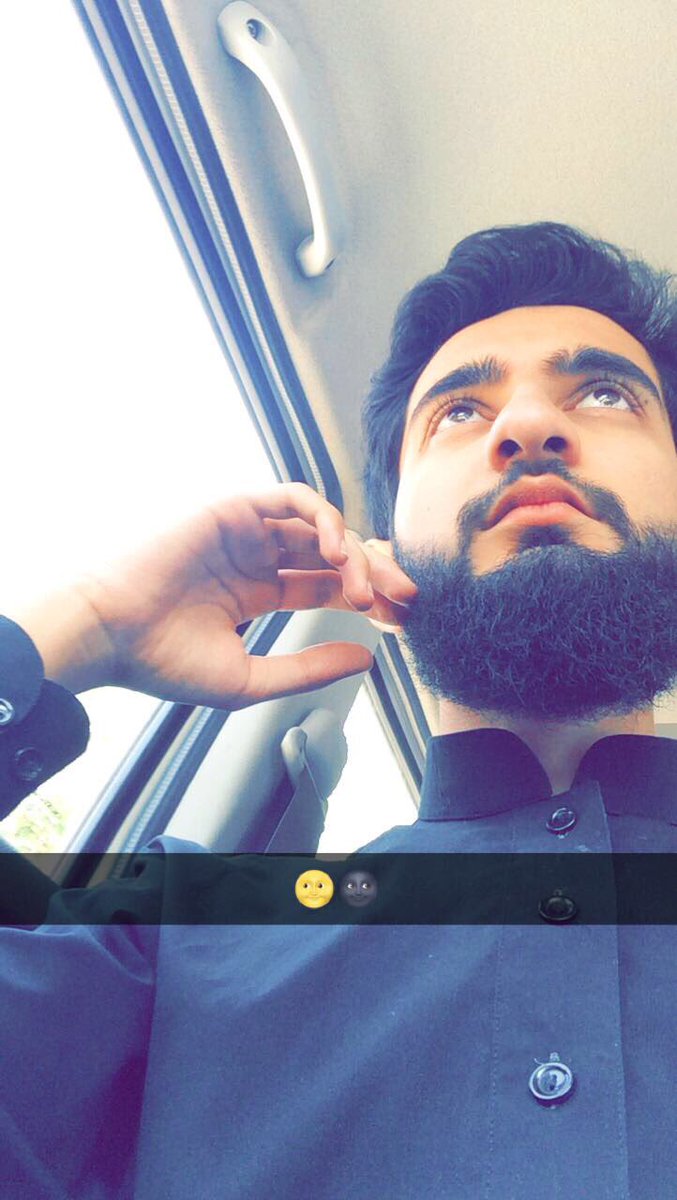 GoStudyUmer's tweet photo. #FineBrownMen Saray paisay pehli picture k hein 😂 https://t.co/bA34HG5bd6