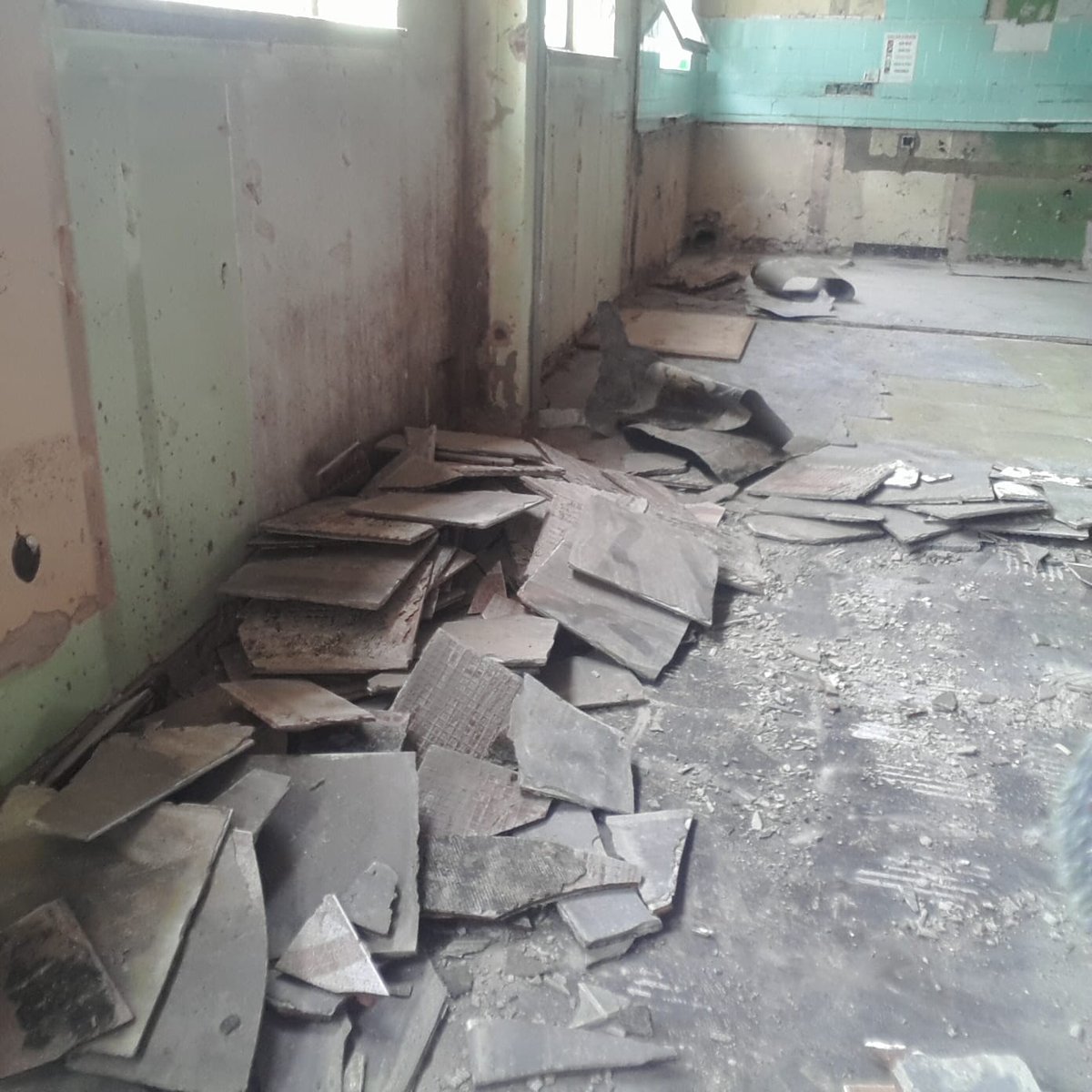 Strip out and diamond grinding to a refurb project for one of our new clients in London #flooring #asbestos #stripout #demolition 

x.com/chelmergroup/s…