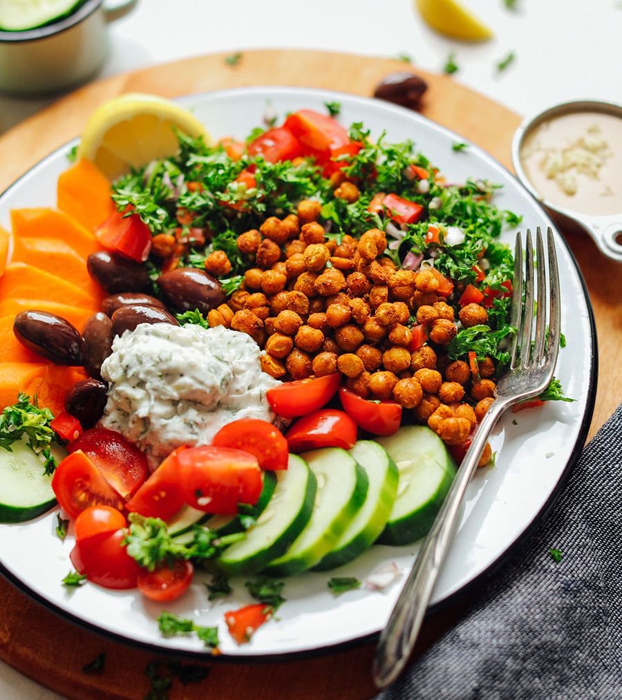 minimalistbaker's tweet photo. Dinner inspo: Try this SIMPLE Vegan Greek Bowl with Crispy Chickpeas, Vegan Tzatziki, and Veggies! Requires just 10 ingredients, 30 minutes to make, + SO delicious! https://t.co/wXUGXtG3Il #plantbased #greek #bowl https://t.co/8x0W1eoks2