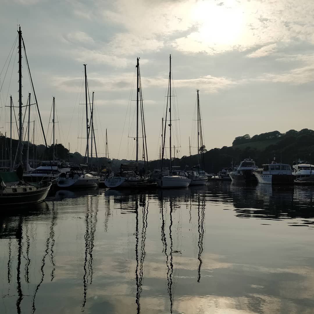 humbertstruro's tweet photo. Mixing business with pleasure meeting a client at Mylor Harbour ^DL #OfficeorBoat #boatplease #Mylor #Harbour #Cornwall https://t.co/7g6XYe1TIp