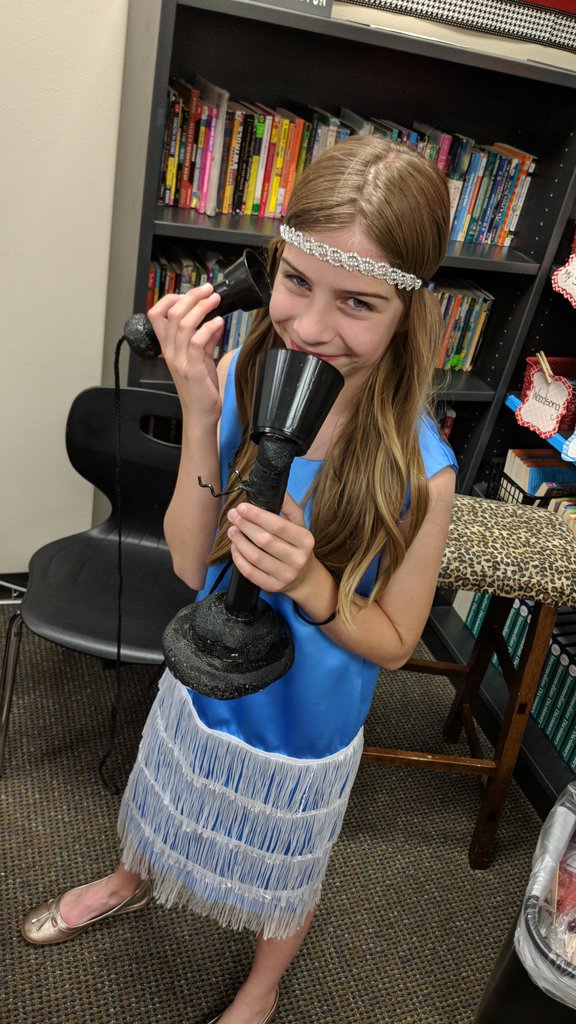 ccratcliff314's tweet photo. @JCTElementary #Fantastic5th a a blast showing off their 20th century projects today. They worked the entire 6 weeks on these and did a fantastic job. Better yet, they got to experience how exhausting it is to be a teacher! #JCTchallengeaccepted #empathy https://t.co/zjs8KUZesu