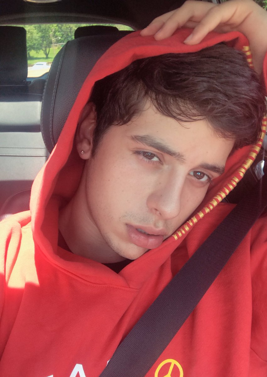 matthunter123's tweet photo. Viajando a Miami https://t.co/cwHuR45nZy