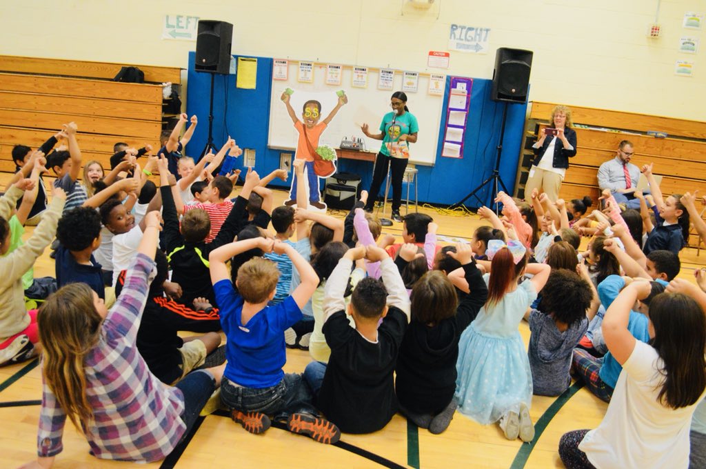 LaDonnaSmith522's tweet photo. I had a blast with the students and staff of McNulty Academy!! Thank you guys so much for having me!! Looking forward to my next visit! 📚💵
#booksbyladonna #themoneytree https://t.co/79OBH3vN5h