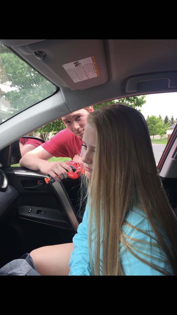 BushNibbas's tweet photo. Logan McCormick with the kill on Rachel Roth of big buck hunter @StillyNerf https://t.co/ssOtLOhLlj