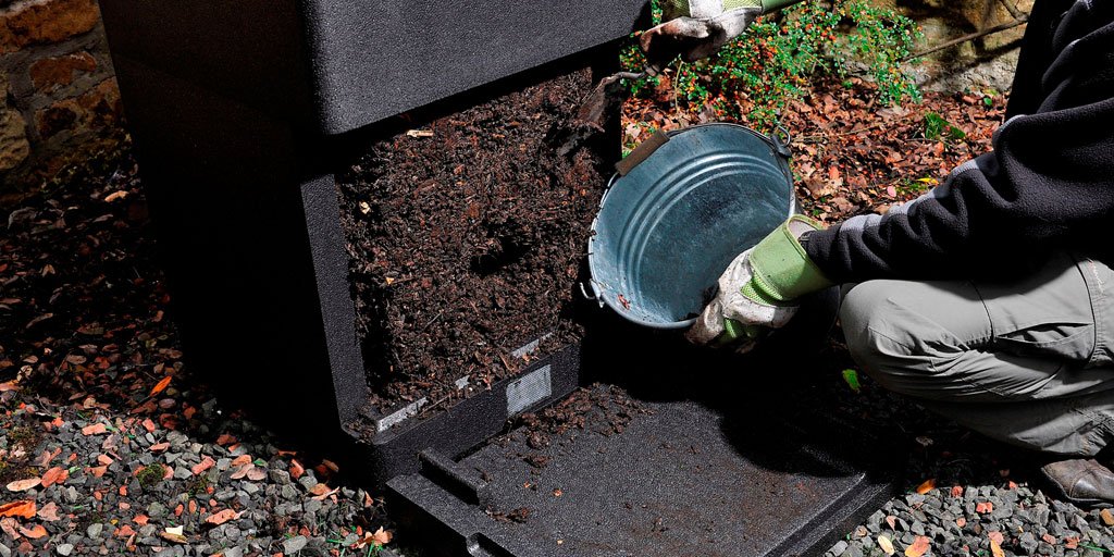 HOTBINcompost's tweet image. HOTBIN composts all garden and food waste into rich organic compost in 30-90 days.  At the RHS Chelsea Flower Show? Catch us on stand 443 to learn how the HOTBIN works! #RHSChelsea #Chelsea2018
