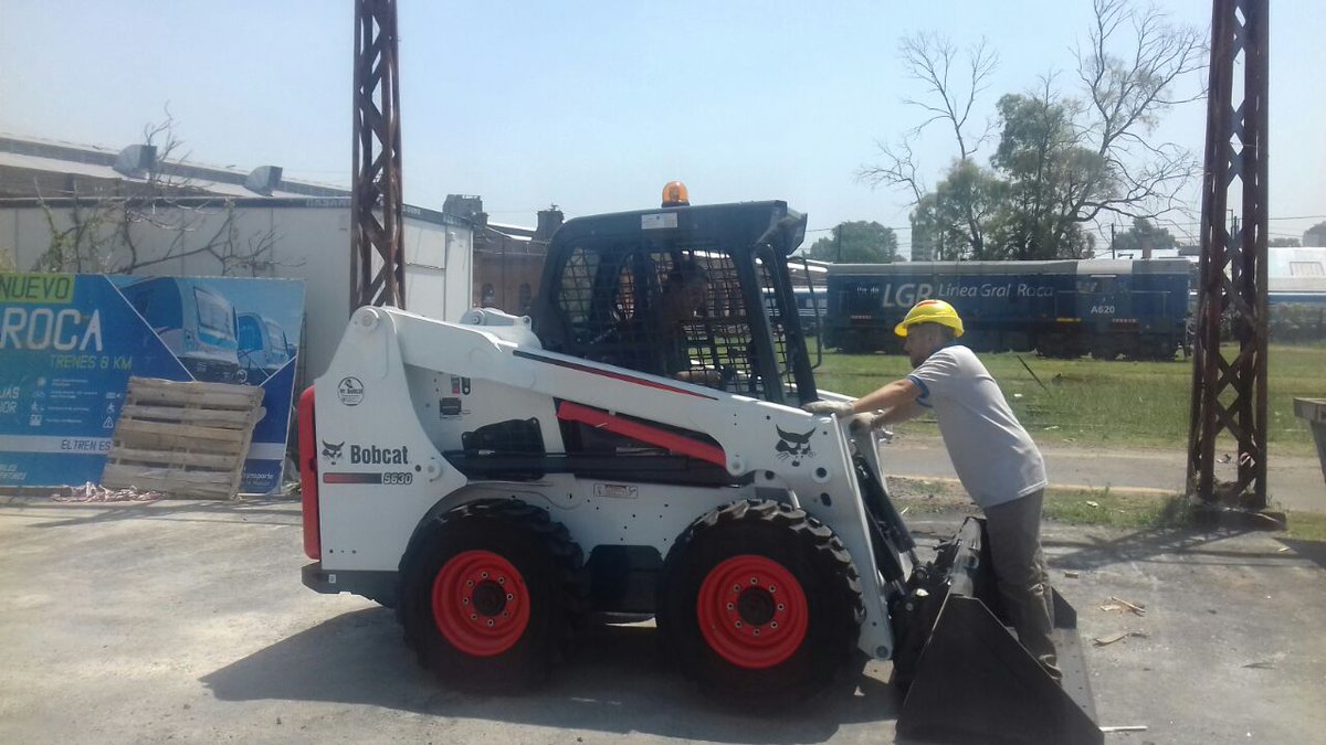 gruassanblas's tweet photo. Agradecemos a Trenes Argentinos por confiar en Grúas San Blas, para la adquisición de equipos. #trenesargentinos #bobcat #s630 #s750 https://t.co/Lln4BkNNBv