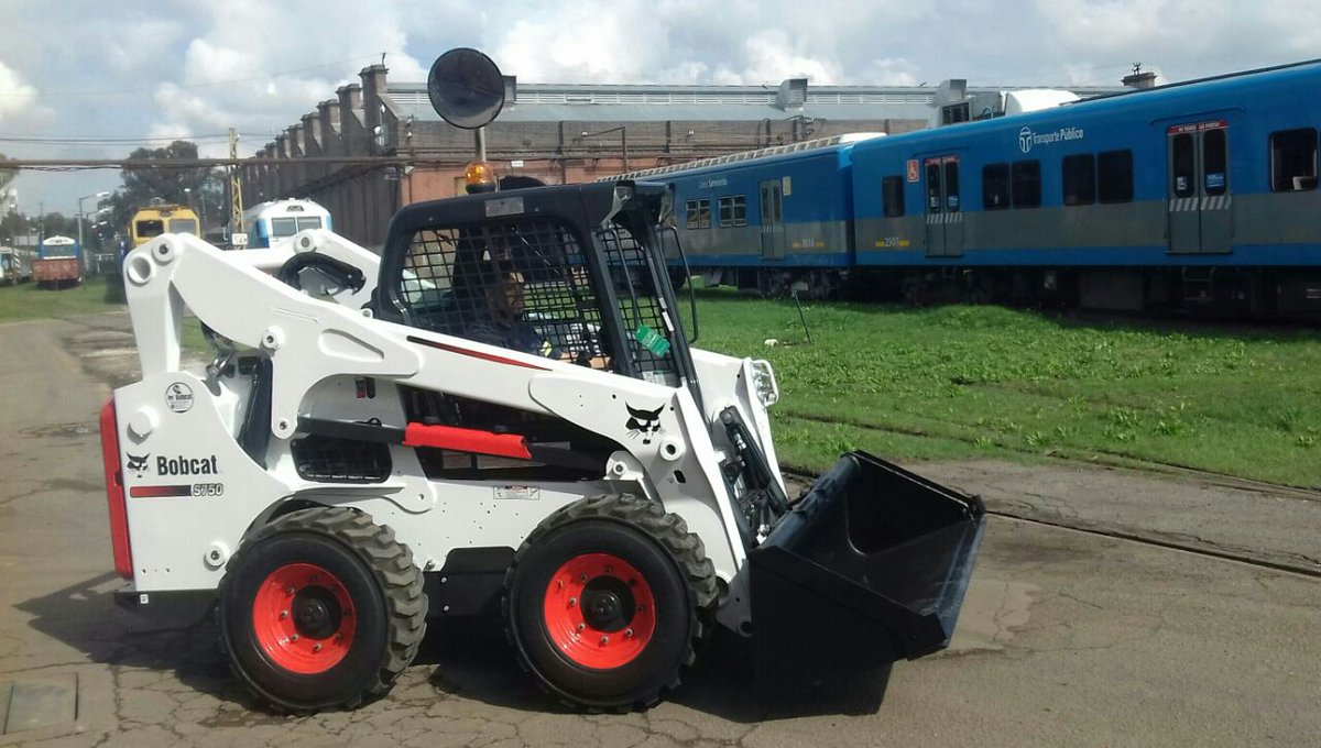 gruassanblas's tweet photo. Agradecemos a Trenes Argentinos por confiar en Grúas San Blas, para la adquisición de equipos. #trenesargentinos #bobcat #s630 #s750 https://t.co/Lln4BkNNBv