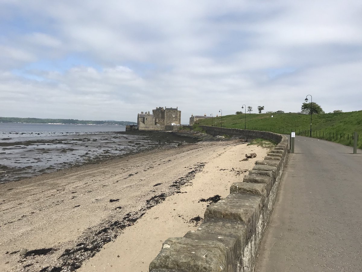 Inchcolm_Iain's tweet photo. Nice day for a visit to Blackness @welovehistory https://t.co/ghUsFIRIrM