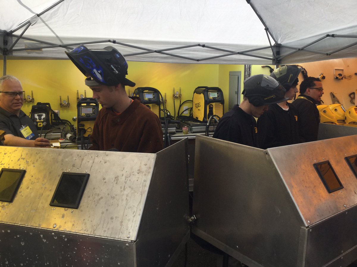 AwiscoWelding's tweet photo. We're here till 4!! #AWISCOTradeShow2018 https://t.co/e6VlFjvF1t