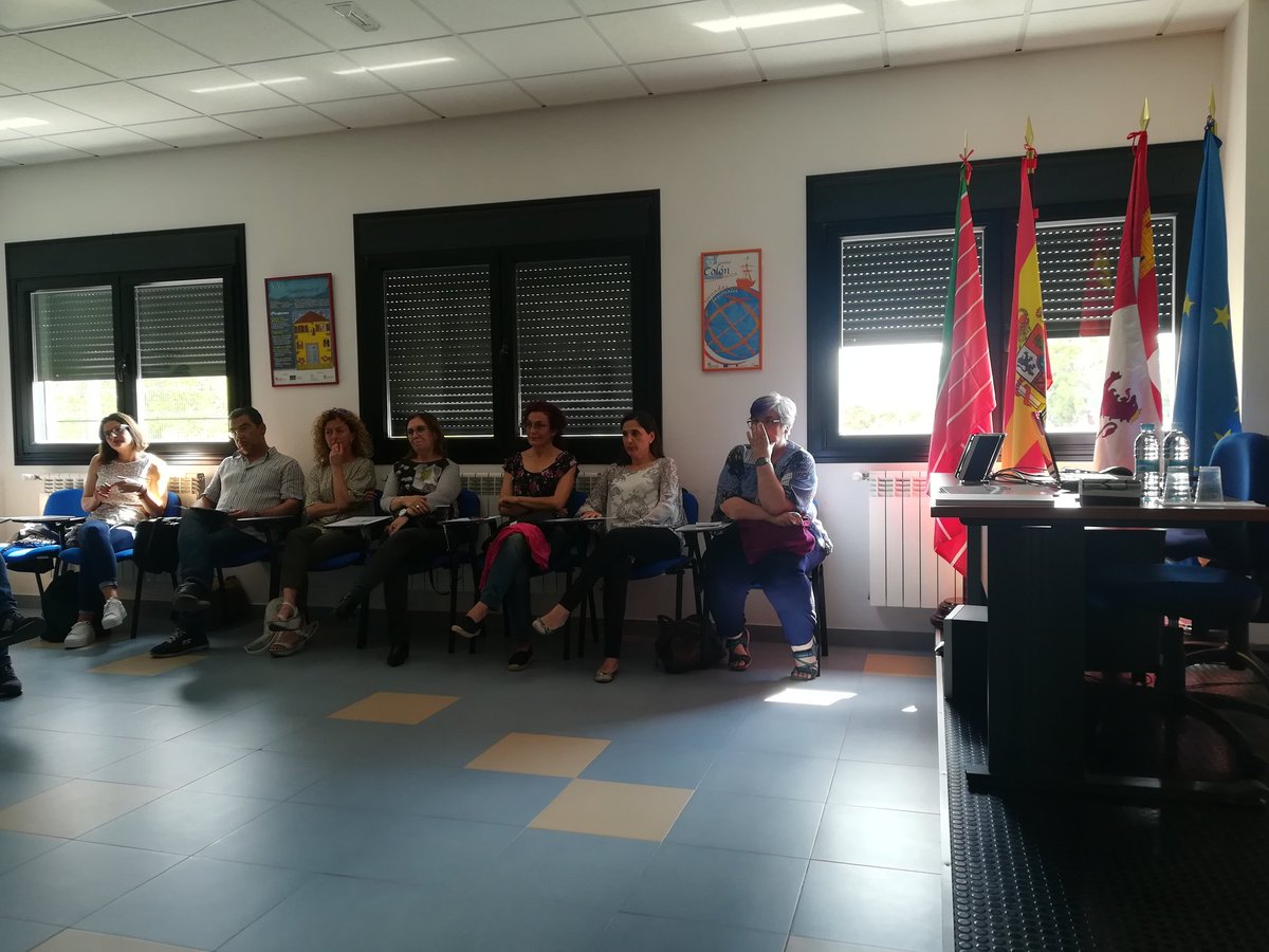 cfiezamora's tweet photo. #ProyectoPIEB Zamora-Nottingham.. Inauguración de la Jornada de evaluación, cierre y difusión del Proyecto a cargo del Director Provincial de Educación de Zamora D. Fernando Javier Prada Antón y del Jefe de Servicio de Formaciónn @josealbertohe @LEADAcadTrust @educacyl @sepiegob https://t.co/DrkIrF5Avm