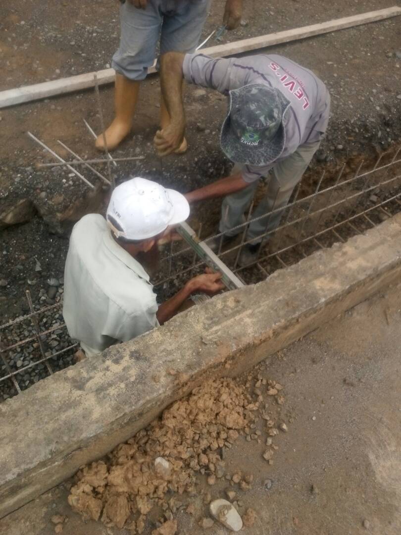 ESINSEPSA's tweet image. #Así continuamos con las actividades de vaciado de zapatas y pedestales en el Mercado Municipal de #Guanare cumpliendo con la instrucción del Gob @rafaelcalles y las políticas de Gobierno del Plan de la Patria del Pdte @NicolasMaduro comprometidos con nuestro Pueblo avanzamos.