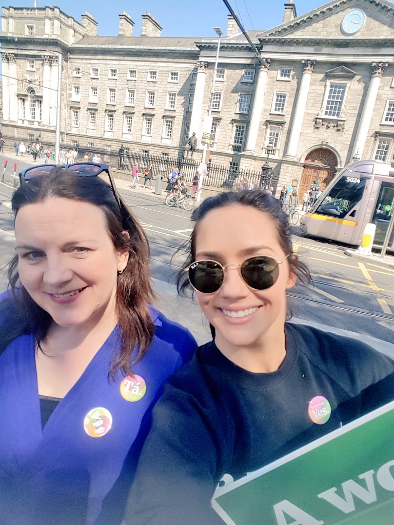 deedeeoconnor's tweet photo. Doing our little bit on College Green today supporting @Together4yes @repealproject @Trinity4Yes @tcdsu @TrinityGSU @ScienceForYes...to name but a few. Come say hi 👋👋👋 #repealthe8th #DeafTogetherForYes @bfergusonkf https://t.co/lvv42ulIF3