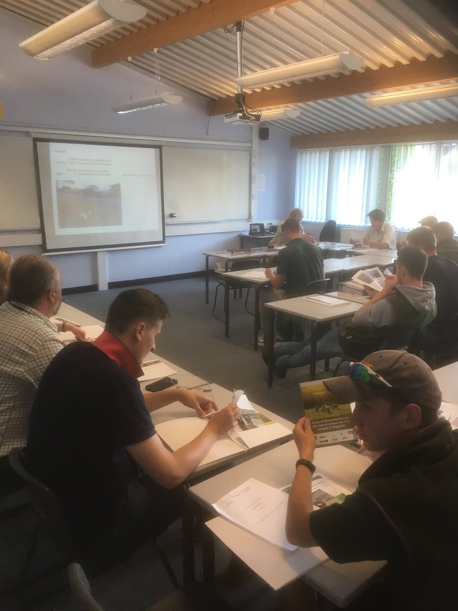 Great to have Mike Swan of the <a href="/GWCT/">Game&WildConTrust</a> delivering Fox snaring best practice training to <a href="/Sparsholt_Coll/">Sparsholt College</a> game students and apprentices.