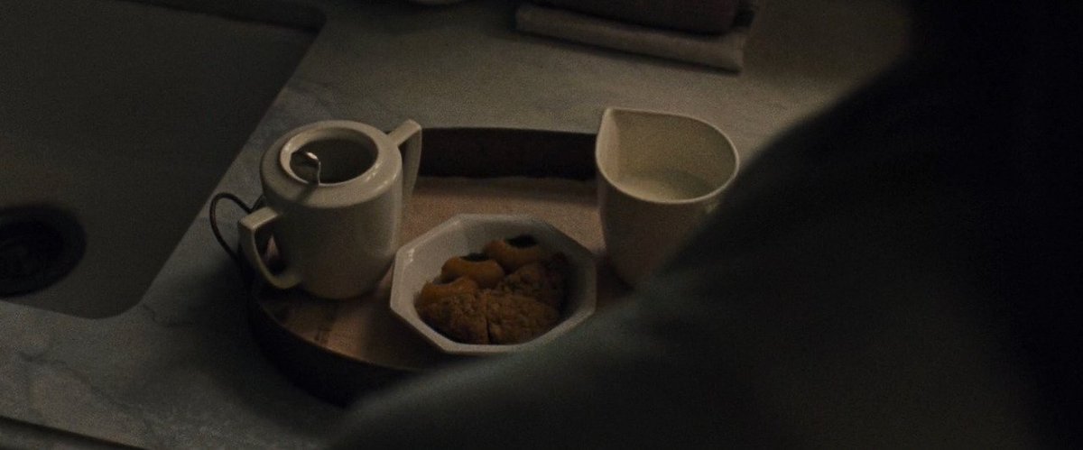 thegreenmailman's tweet photo. 🎥"Mother!" (2017), by Darren Aronofsky
Cinema Objects
#cinemaobjects #movieobjects #props #screencaps #caps #mother #darrenaronofsky #jenniferlawrence #javierbardem #edharris #michellepfeiffer #domhnallgleeson https://t.co/PWScichUYA