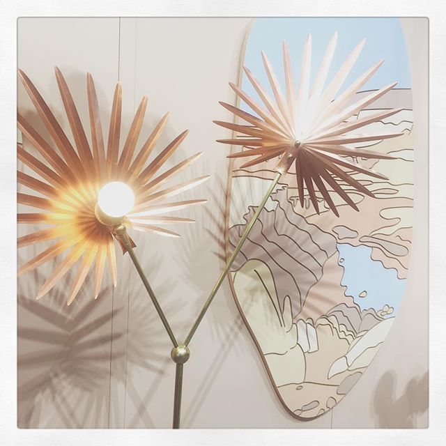 postandgleam's tweet photo. All the yes for these pinky palm frond lights. By @rosielistudio ✨🖤✨ #icff #icff #supportlocal #icffshowstopper #icff2018 #getinmyhouse #desert #sandinmyshoes #designer #contemporarydesign #contemporaryfurniture #artist #sculpture #lighting #lamps #i… https://t.co/DhMSA689g9 https://t.co/fruiGtSnLT