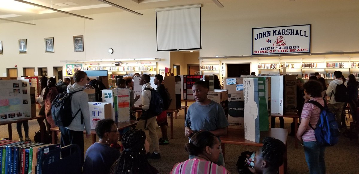 AspasiaAngelou's tweet photo. John Marshall's 2018 Science & Engineering fair! #JMBears #ProudPrincipal #BeTheChange #ServantLeader @jmbearsokc @OKCPS @WmStubbs https://t.co/0P4u0w0FJ0