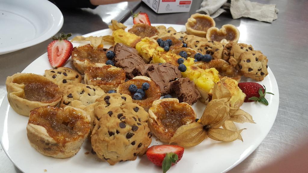 chefdazza's tweet image. Some tasty desserts too. #thelakerway #BMLSSlearns #TLDSBlearns