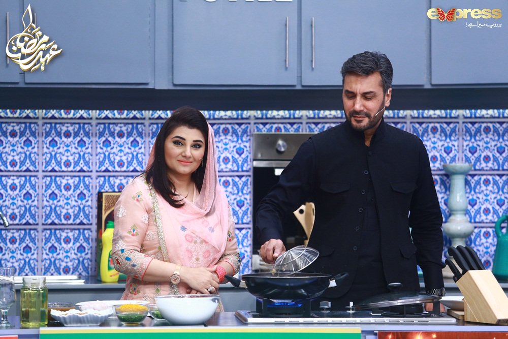 EntExpressTV's tweet photo. Adnan Siddiqui with #JaveriaSaud and #ImranAbbas in #EhedeRamzan on #ExpressEntertainment https://t.co/m7Uvu9gQwi