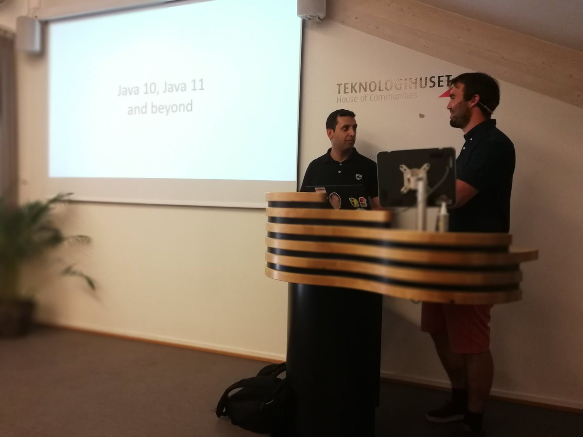 ewakabza's tweet image. Great #Java exam preparation with @rafaelcodes & @dervis_m at #javaBin meetup in @Teknologihuset #Java10, #Java11