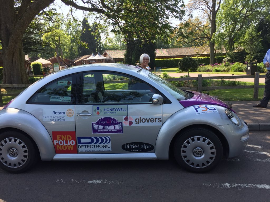 CancerBikeMan's tweet image. Good to meet @cereilly50 @TrenthamEstate on the #rotarygrandtour today. That’s 21 out of 25 checkpoints. One more today, 3 tomorrow and the finish. 1,562.4 miles on the clock. @ClitheroeRotary @RotaryGBI @EndPolioNow @malcrotary