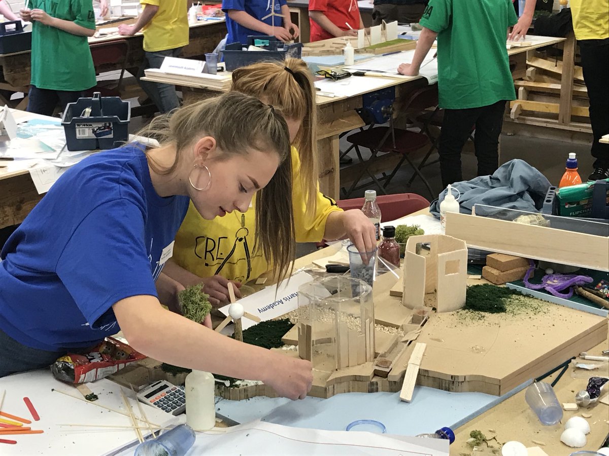 HarrisTechnical's tweet photo. Big congrats to the S2 pupils representing the department and @harrisacdundee at Creative Spaces today. No prizes unfortunately but a great effort put in and a good experience for our pupils @CrtvSpcs https://t.co/KL91fXmKrT