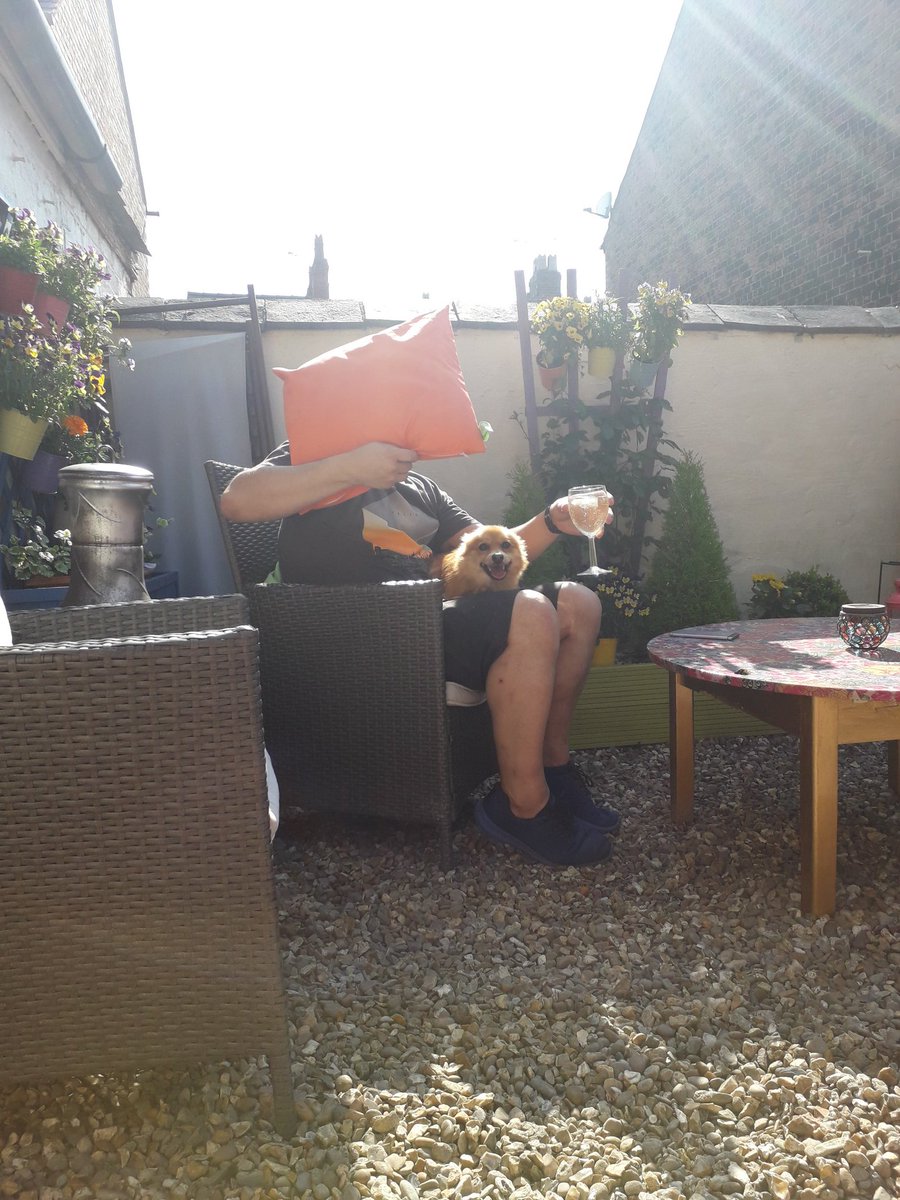 Chewing the fat with my pal <a href="/ShitChester/">12 years of Shitchester</a> in my "yarden"