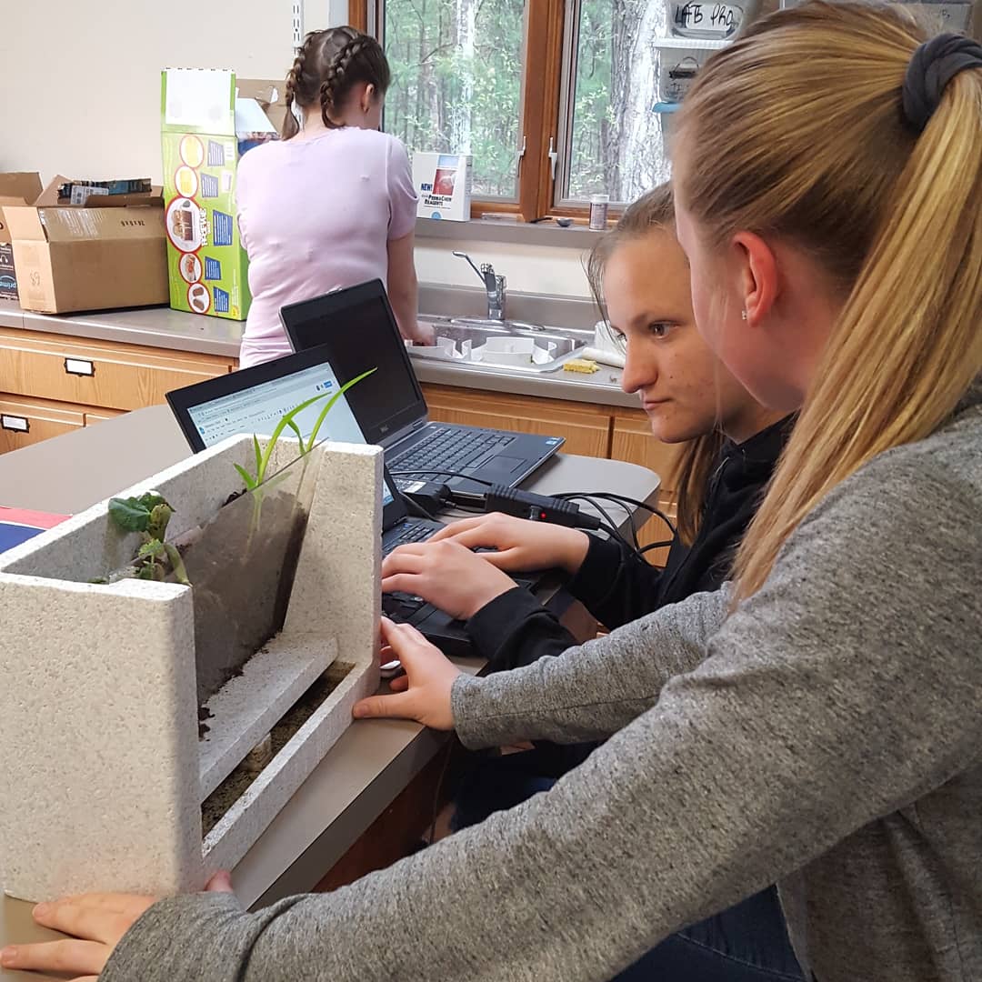 WildlandsSchool's tweet photo. Best memories of 2017-18 include PROJECTS!! #teacherpowered #wildlandsschool #PBL https://t.co/lRt2IGXweE