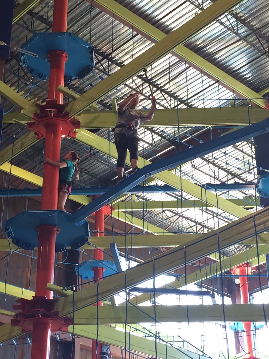 carriedawaycs's tweet photo. Having a blast at Fritz Adventure #purpleteamrocks #fieldtrip @WISWillard https://t.co/u8Iso1qfUZ