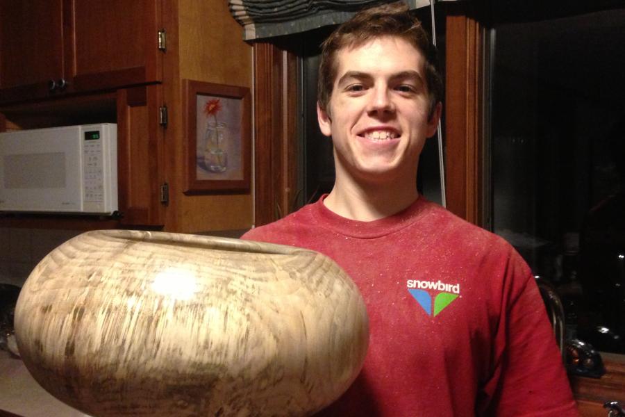 Arrowmont's tweet photo. Donate to the Garrett Reece Barnett Community Class Scholarship today. Your donation will help us ensure that area residents are able to participate in Community Classes at Arrowmont. Thank you!

https://t.co/eHOs5bNoG5 https://t.co/cALGSD3GRu