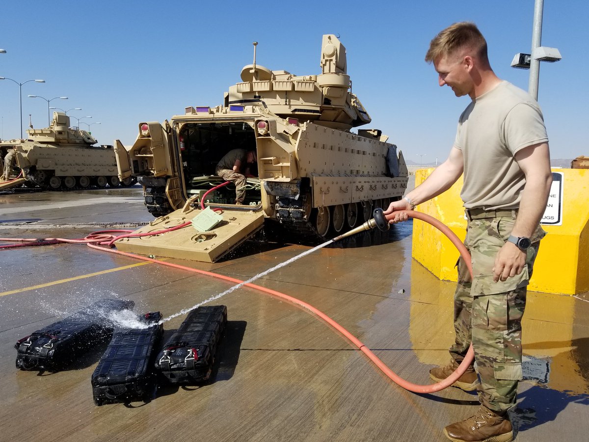 155ABCT's tweet image. After spending over 60 days in the field, @nationalguardMS Soldiers of Bravo and Charlie Troop, @1_98CAV  spend a day at the washrack to start recovery operations. #LightningFocus #155mob