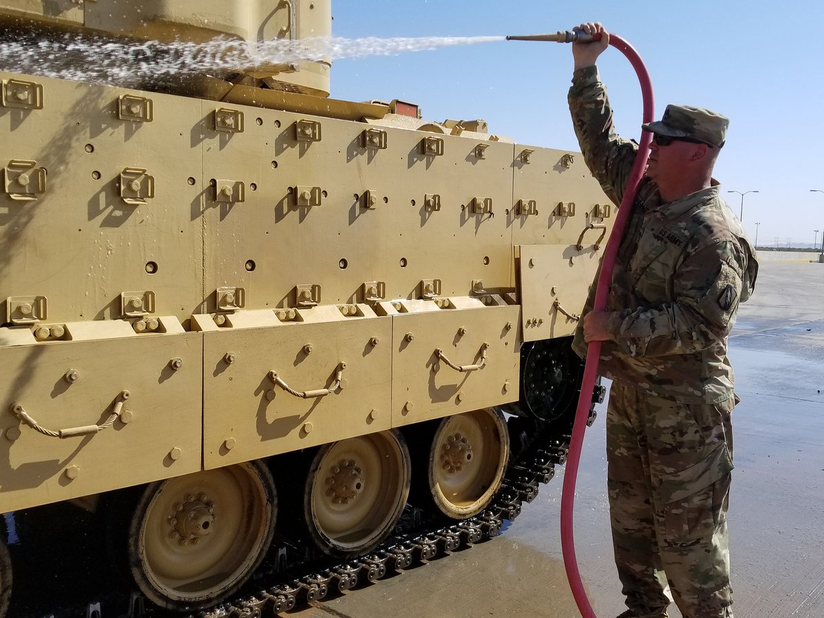 155ABCT's tweet image. After spending over 60 days in the field, @nationalguardMS Soldiers of Bravo and Charlie Troop, @1_98CAV  spend a day at the washrack to start recovery operations. #LightningFocus #155mob