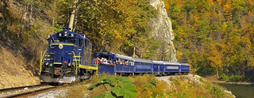 SenatorNation's tweet photo. Go for a drive to see the Potomac Eagle Scenic Railroad and watch bald eagles fly in the Historic town of Romney #WhyWV https://t.co/6tOZU9ZSXz