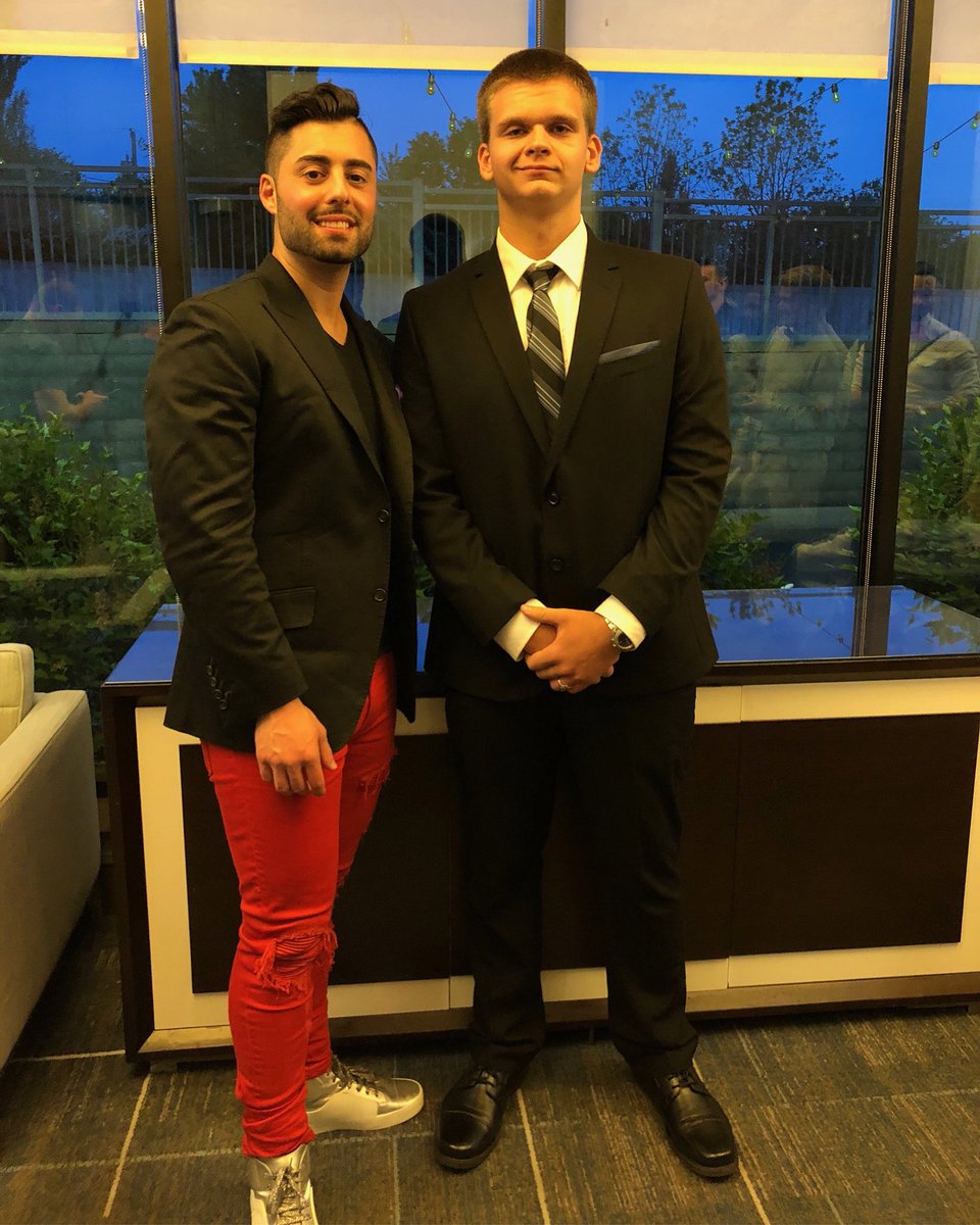 I had the pleasure of meeting <a href="/AlexMortonYPR/">Alex Morton</a> last night at a training in Minneapolis, and the only thing I can say is WOW! 70 hours of travel is a small price to pay in order to meet the top Millennial of our time and the VP of the company. Thank you so much Alex! 💵🔜
#Chairman