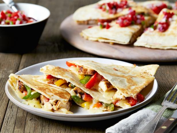 GetLost4U's tweet photo. Chicken Quesadillas 😍 https://t.co/9IIftDfkBn