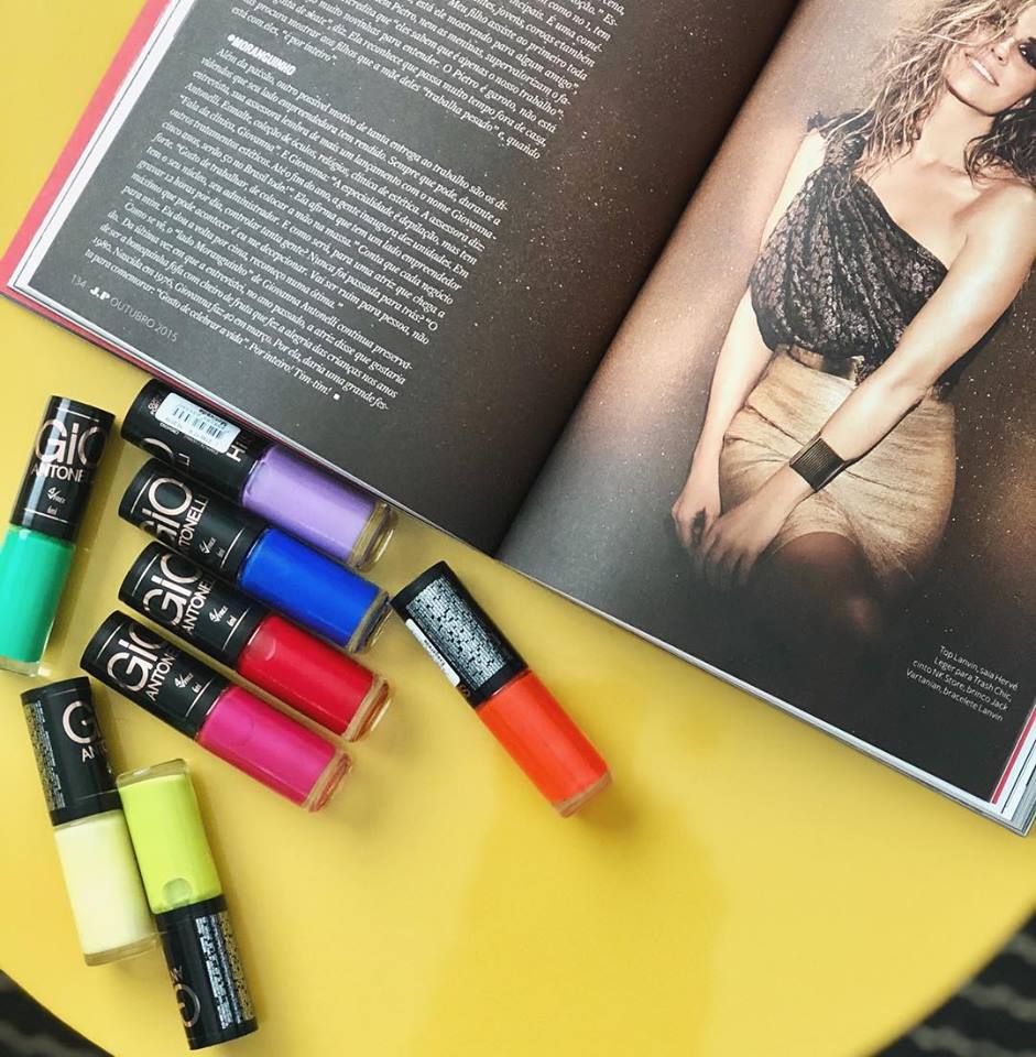 gio_antonelli's tweet photo. Sou suspeita, né?! Mas fazer o que?! Adoro todas as cores! ❤️ | #GioHits #MundoGio https://t.co/c5EpV6oRUt