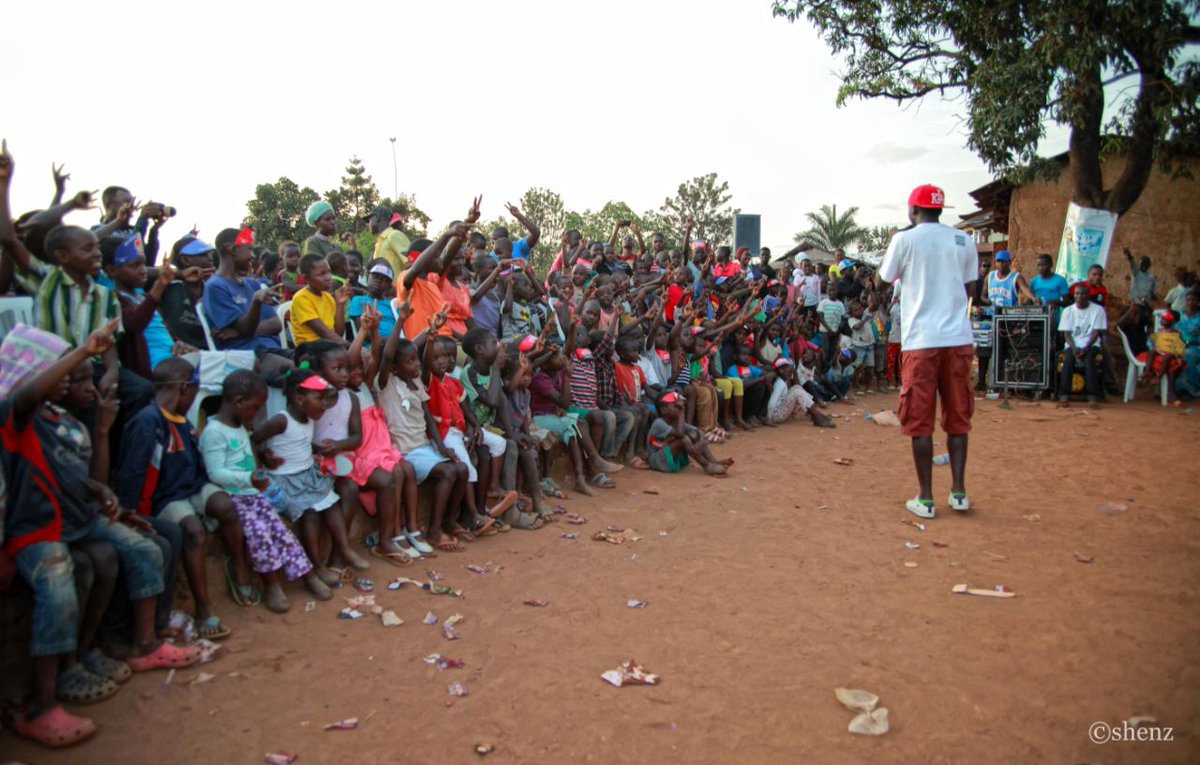 St_Nellysade's tweet photo. Reciting in the Ghetto. The Art of Storytelling. Lyricist wo 😊
#UGHipHop 
#RapUp2017 https://t.co/IR9jEBMYpG