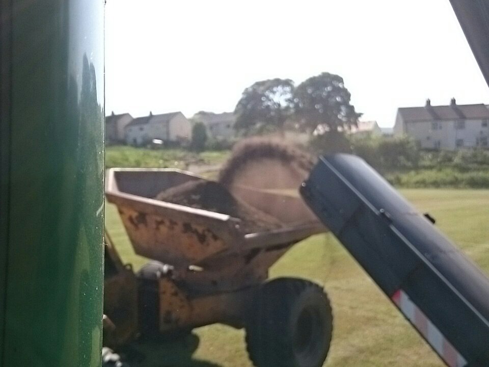 Thanks to <a href="/SHydraulics/">Stockport Hydraulics</a> new hydraulic hose replaced within an hour of call and back up and #Korotopdrain ING....👏👏👏👍👍💪💪