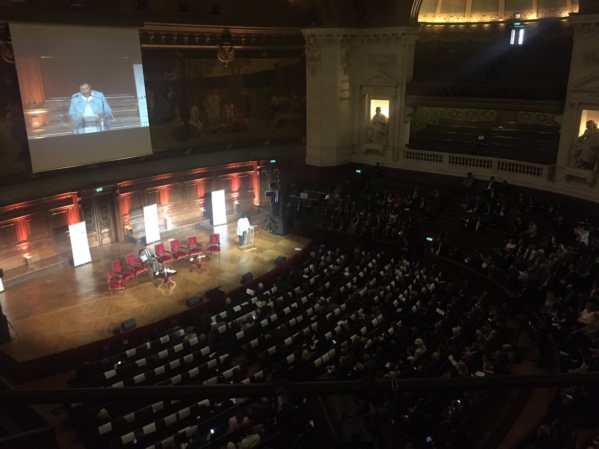 "La mobilité des hommes et des idées pour favoriser l’excellence individuelle et collective" <a href="/VidalFrederique/">Frédérique Vidal</a> <a href="/sup_recherche/">Ministère Enseignement supérieur/Recherche/Espace</a> <a href="/BFUGsecretariat/">EHEA - BFUG</a> #EHEAparis2018 #BolognaProcess