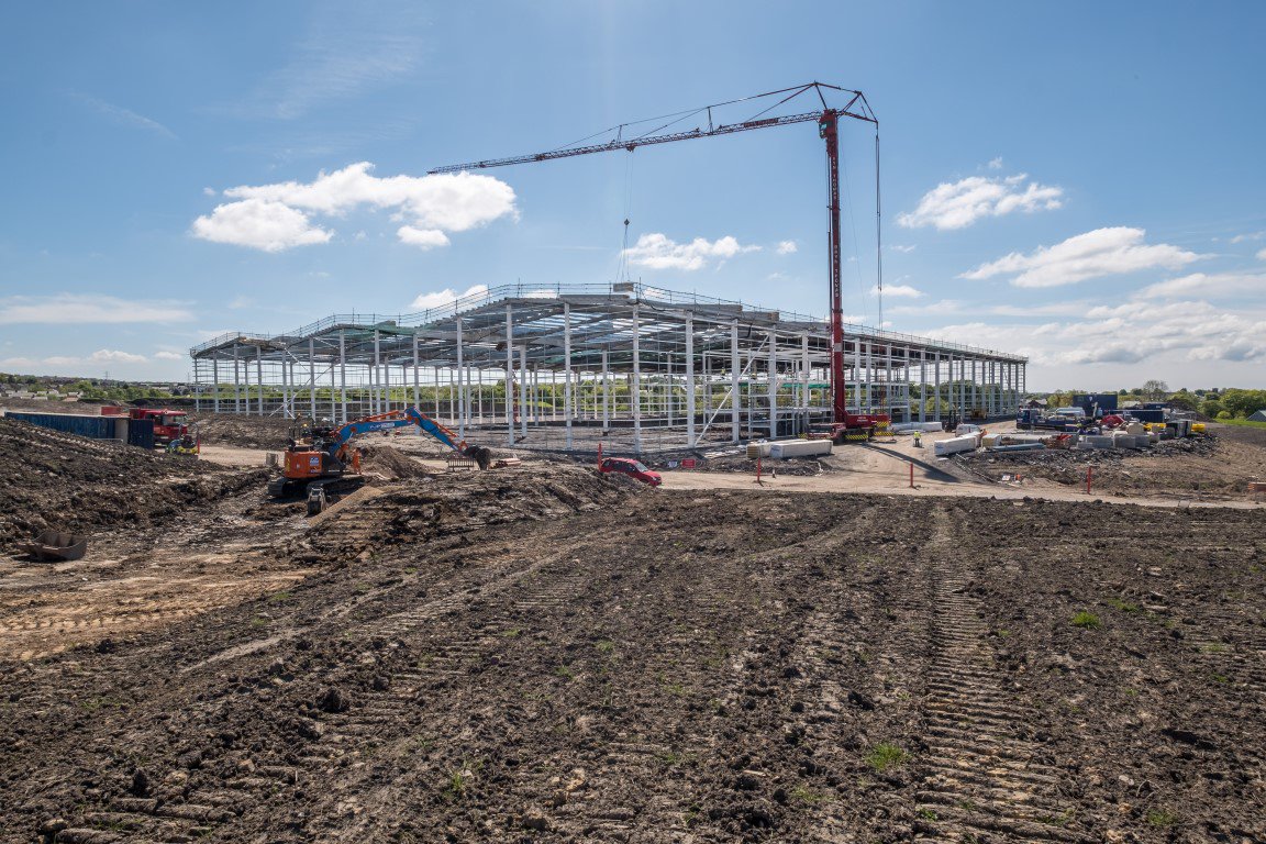 FP1 @ Frontier Park - the new warehouse is starting to take shape - steel frame erected and roof sheets being - 185,000 sq ft- available Dec 2018