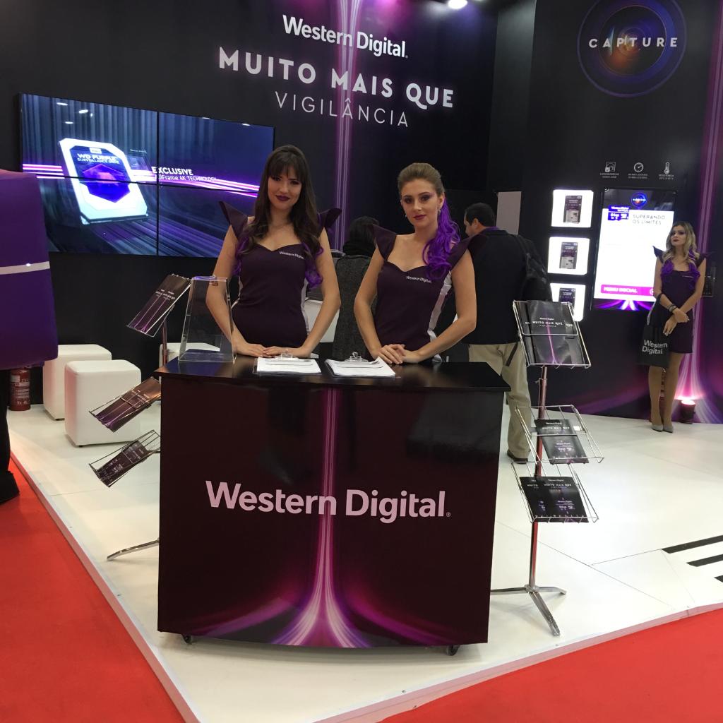 WD_Brasil's tweet photo. Já estamos aqui na #Exposec2018 esperando por vocês para apresentar nossas soluções de armazenamento para #videovigilancia. Venha nos visitar! 🙂💜 https://t.co/jGUm4owuqr