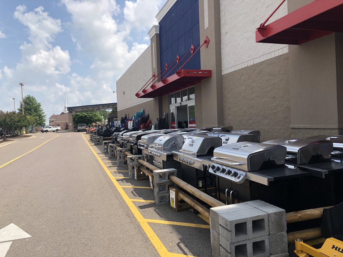 shawnhampsey1's tweet photo. Getting ready for a great Memorial Day weekend at store 1731 @Market1277 https://t.co/iQ40l6Iczz