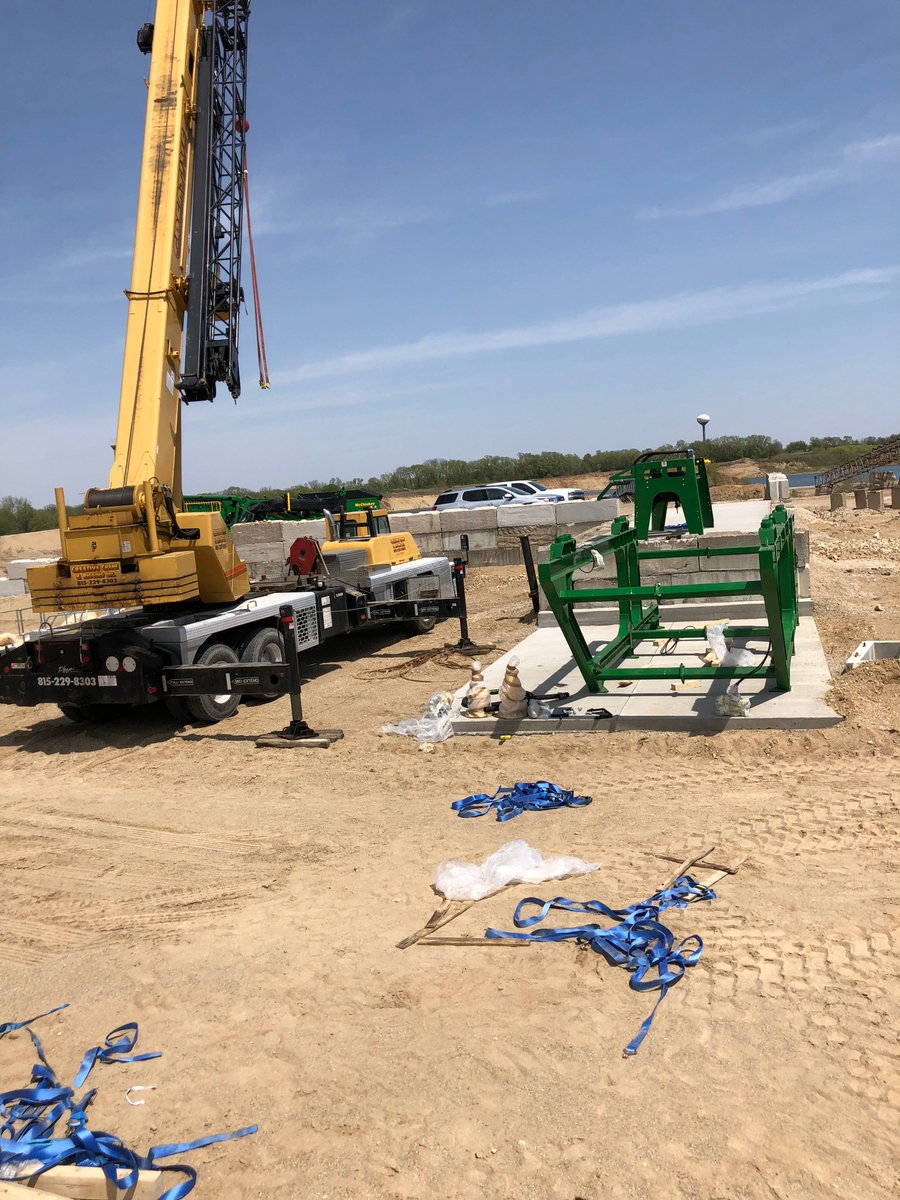ArrowTransGroup's tweet image. Check out what is going on with @ArrowTransGroup today!  Our Arrow Sand and Gravel location is coming along nicely! #trucking #Wisconsin #Illinois #Truck #truckers